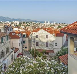 4-5 bedroom villa with Split City and Sea Views sleeps 8-10